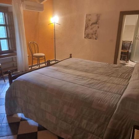 B&B Di Luisa Ledda Ales Zewnętrze zdjęcie